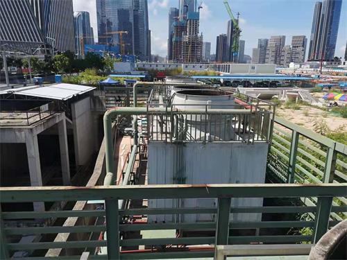 橫流式冷卻塔為何要防白霧？